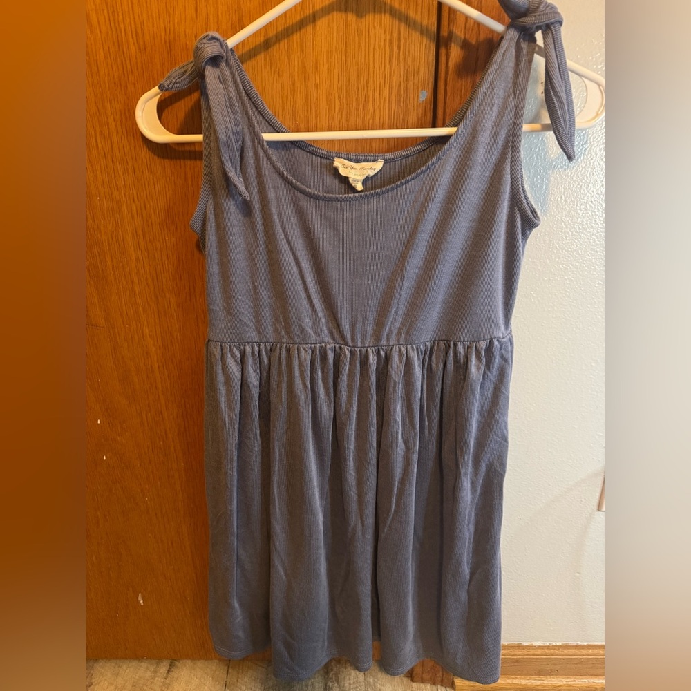 See You Monday size SMALL  sleeveless floaty, top with fabric tie sleeves